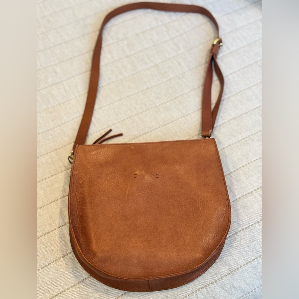 Madewell NWT, camel colored shoulder bag.